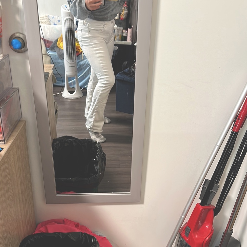 White bootcut american eagle jeans